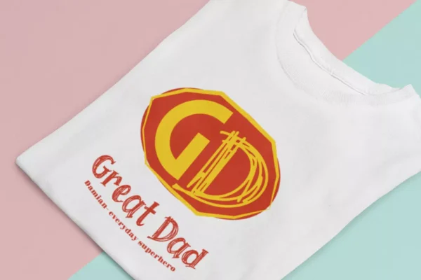 Biała bawełniana koszulka z logo super taty i imieniem Damian