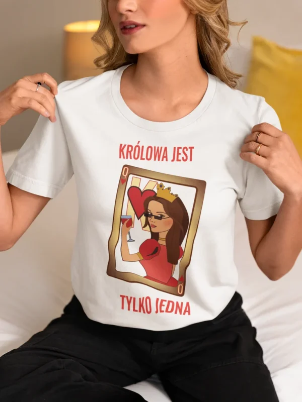 Królowa jest tylko jedna | Damska koszulka urodzinowa personalizowana Koszulka z Inicjałem Królowa Jest Tylko Jedna - Prezent dla Żony Mamy lub Przyjaciółki