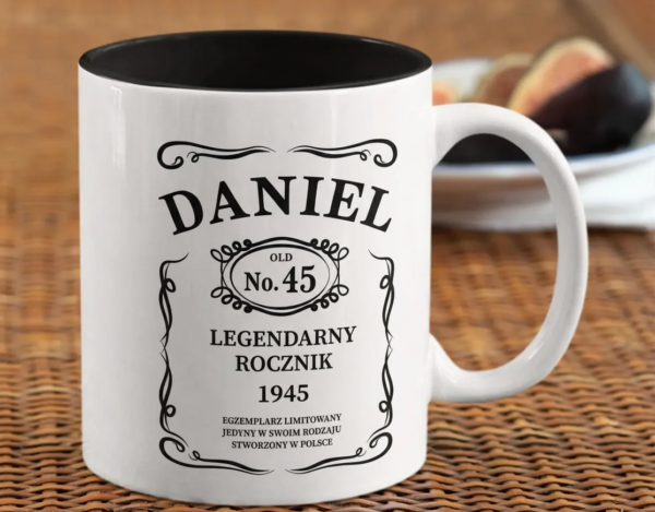Kubek personalizowany z czarnym środkiem i uchem z nadrukiem w stylu vintage dla Daniela