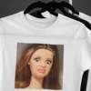 Damska Śmieszna Koszulka Mem Disgusted Doll Face | T-Shirt z Nadrukiem Zniesmaczona Lalka